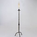 Lampadaire tripode en fer forgé brutaliste avec ampoule