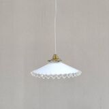 Notched opaline suspension