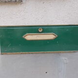Iron flapper box