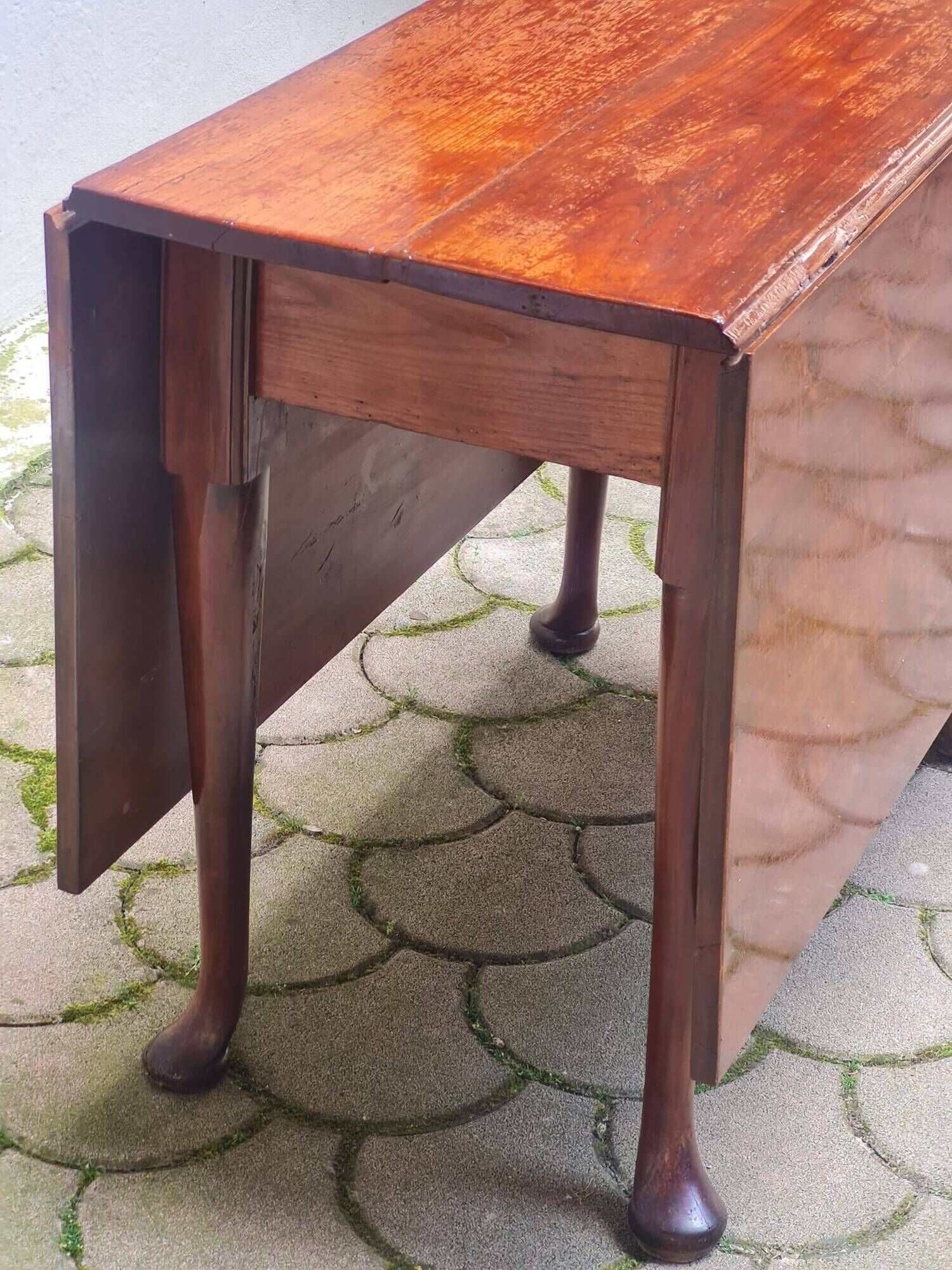 Mahogany drop-leaf table