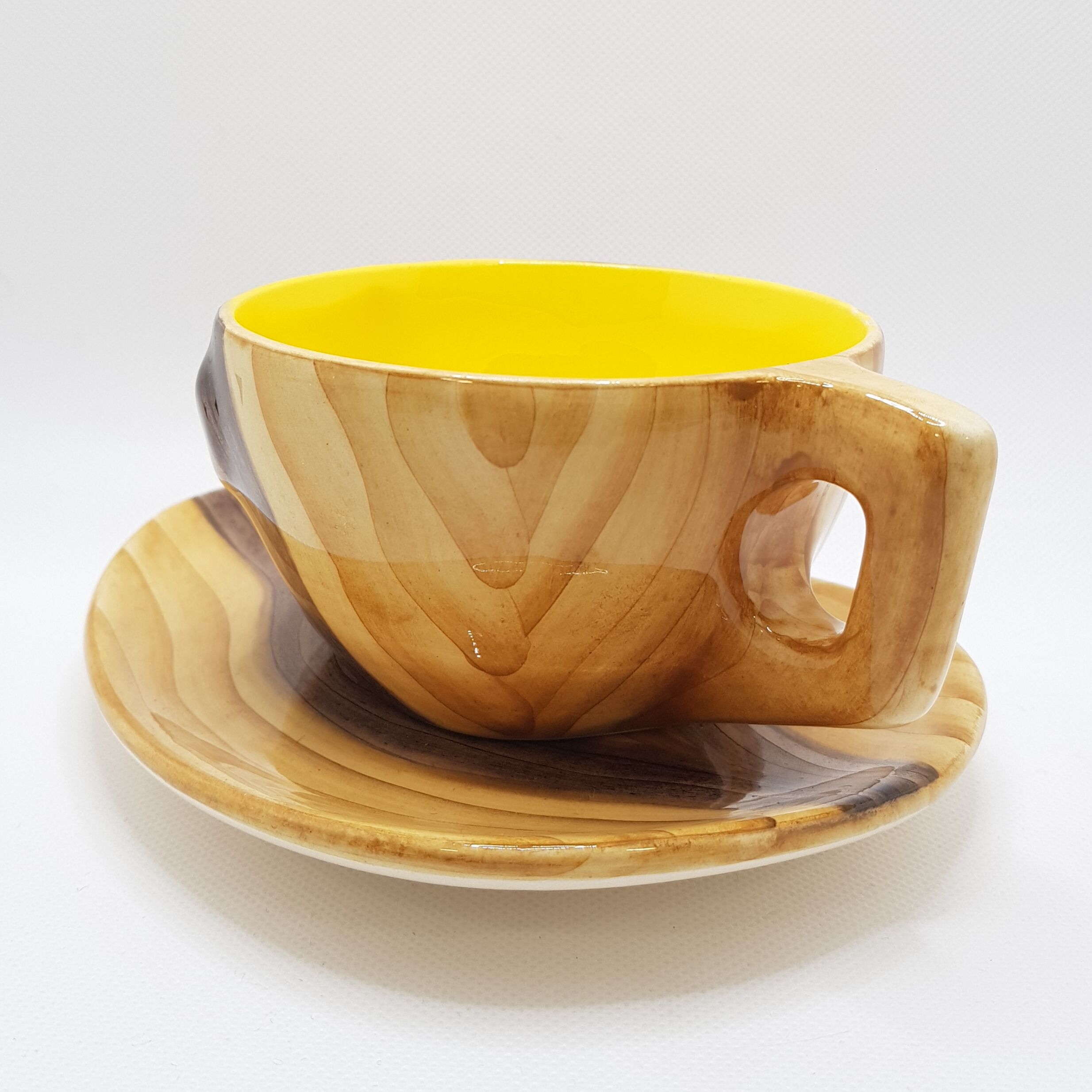 Tasse et soucoupe effet bois