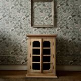 Renovated display case to place or hang