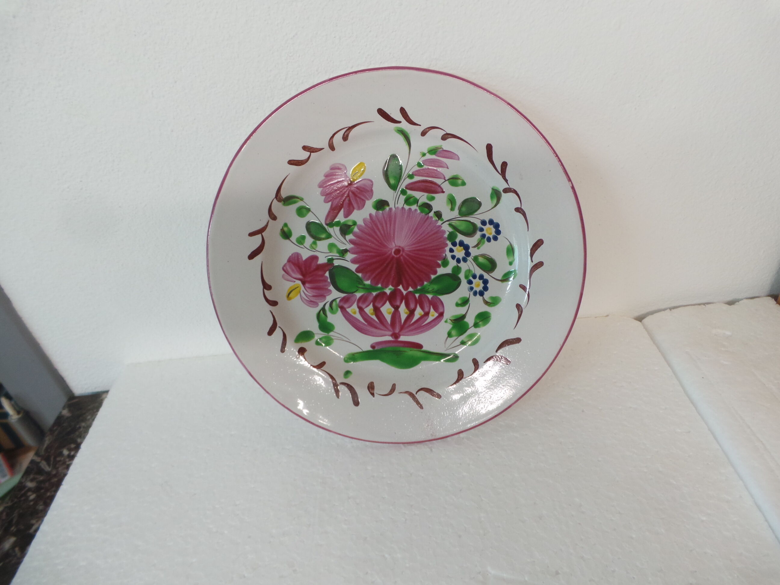 Decorative plate st Clement floral decoration