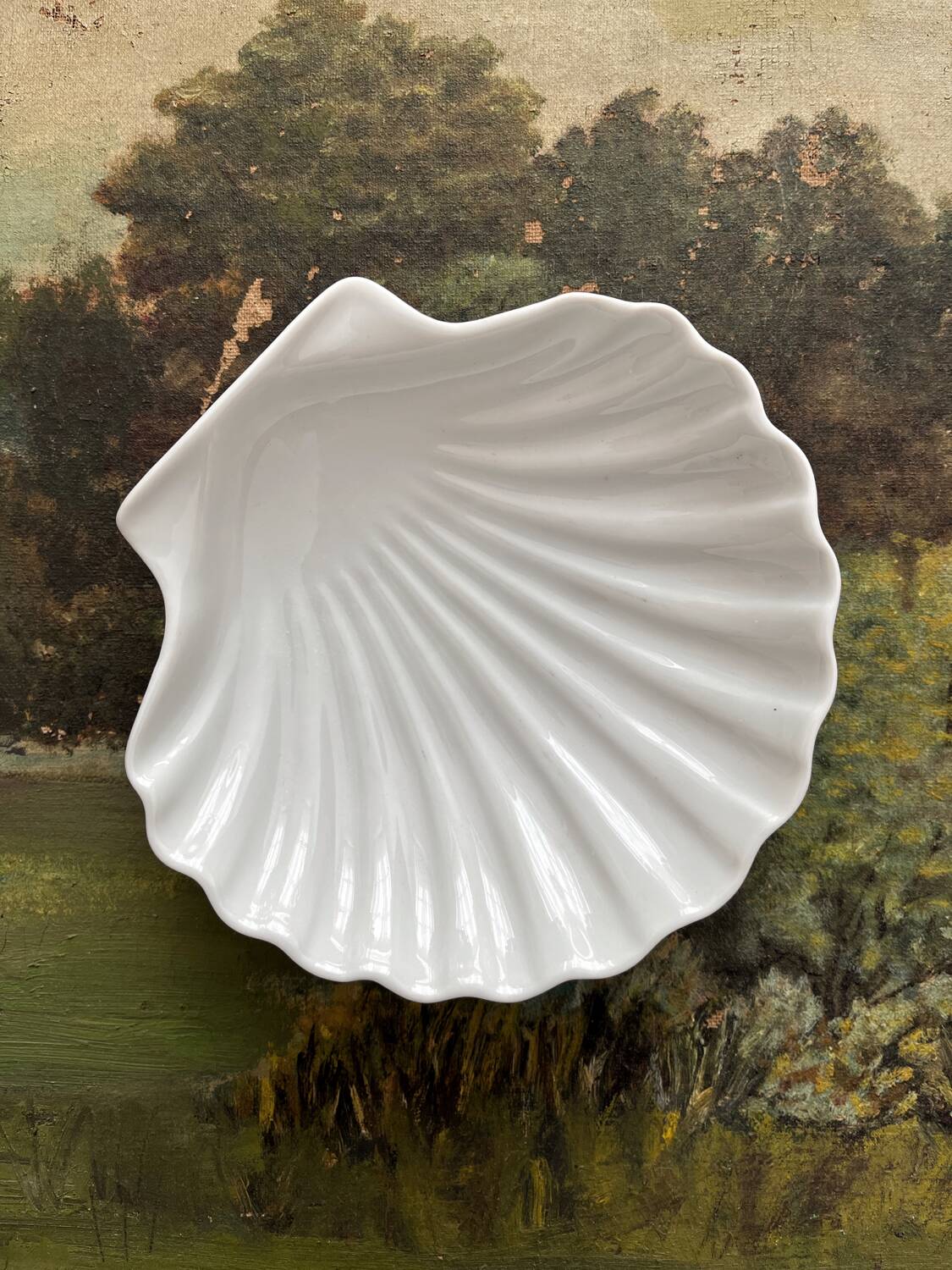 Vintage porcelain shell empty pocket bowl