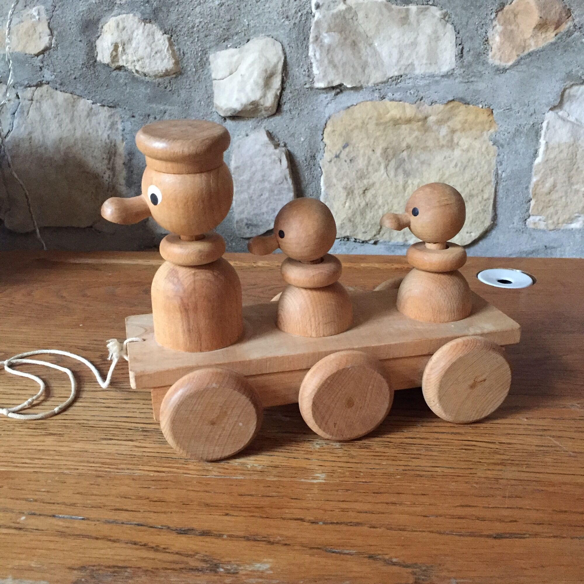 Canards en bois à tirer