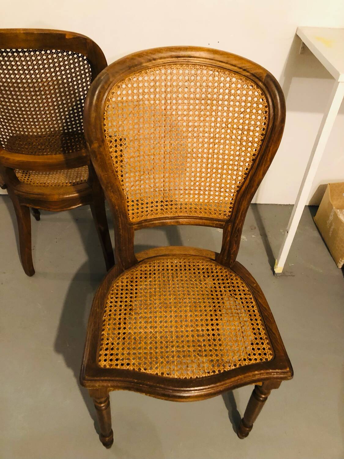 Set of 4 caned medallion chairs in Louis XVI style - Excellent condition - Oak