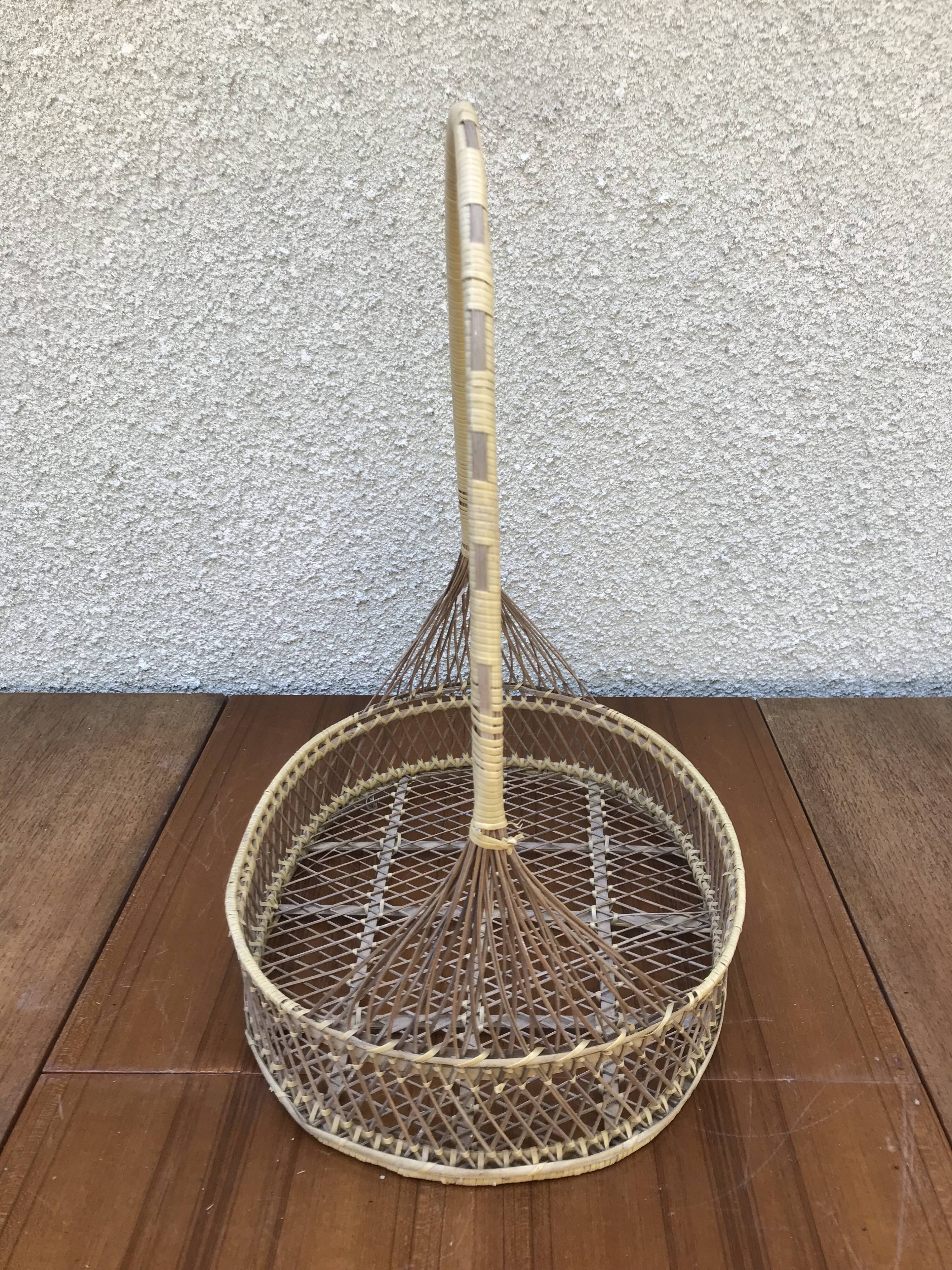 Old arttan basket