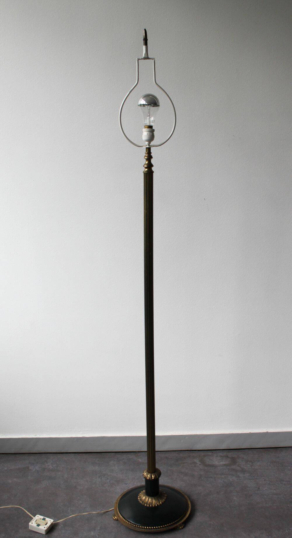 Lampadaire en bronze, style Louis XVI.