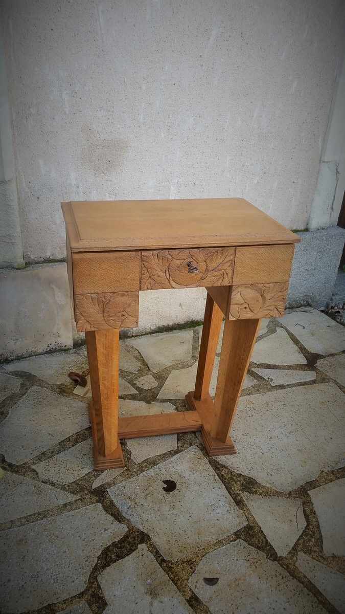 Art deco era hairdresser