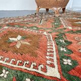 Vintage pure wool handcrafted oriental rug - 143cm x 208cm