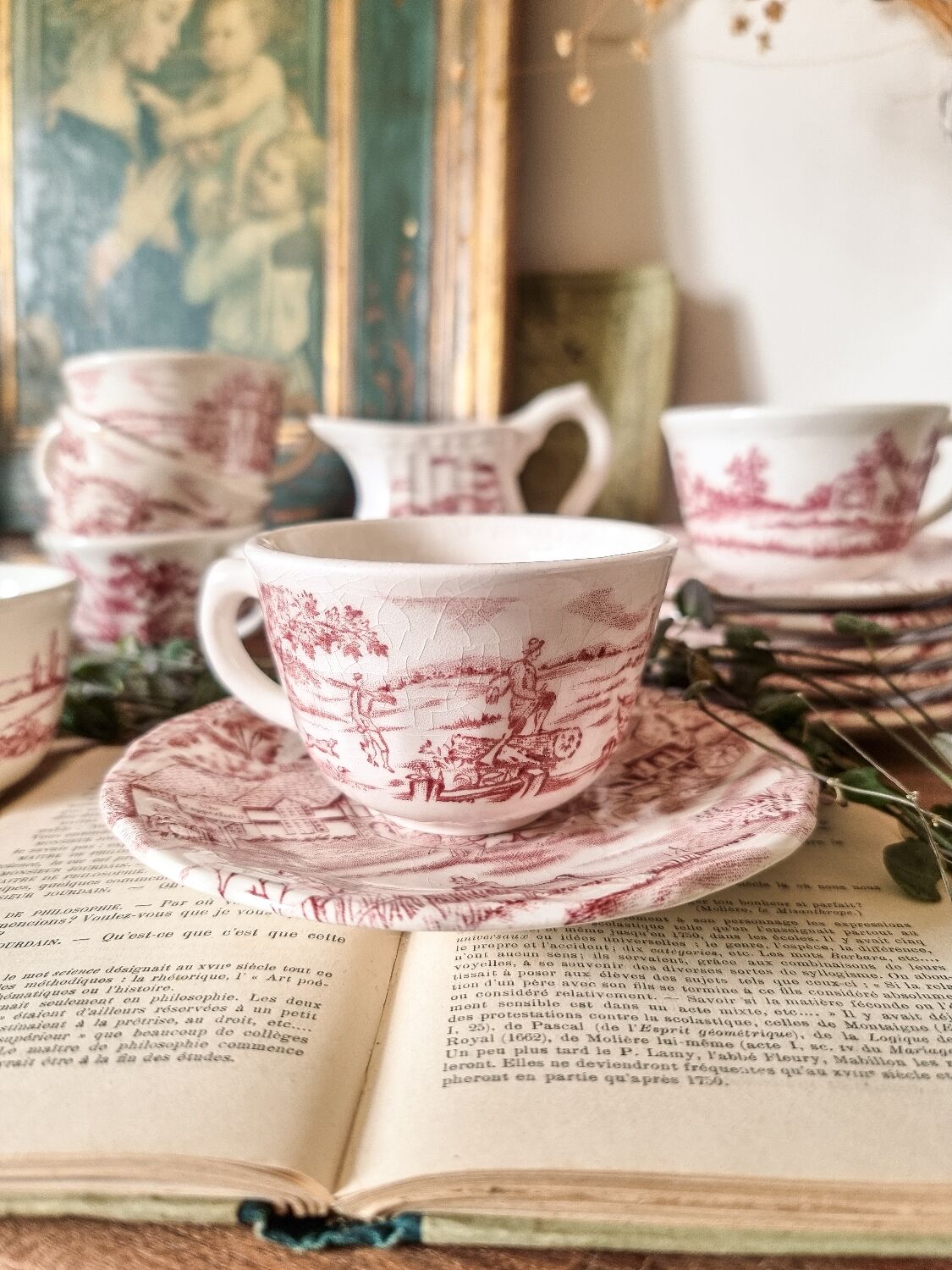 Cups, saucers and milk jug set