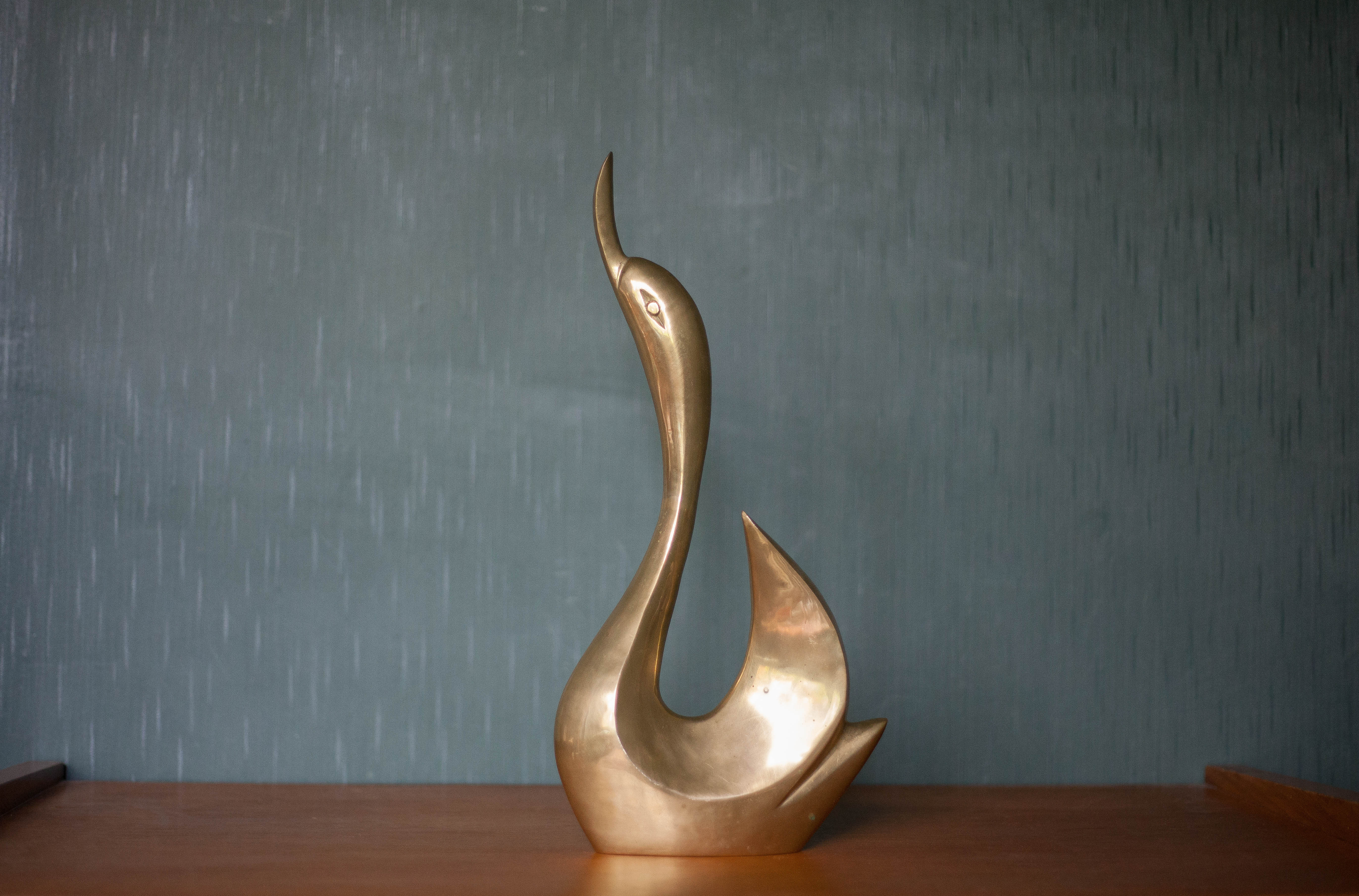 Large model swan, brass swan, swan statue, made in India, interior decoration