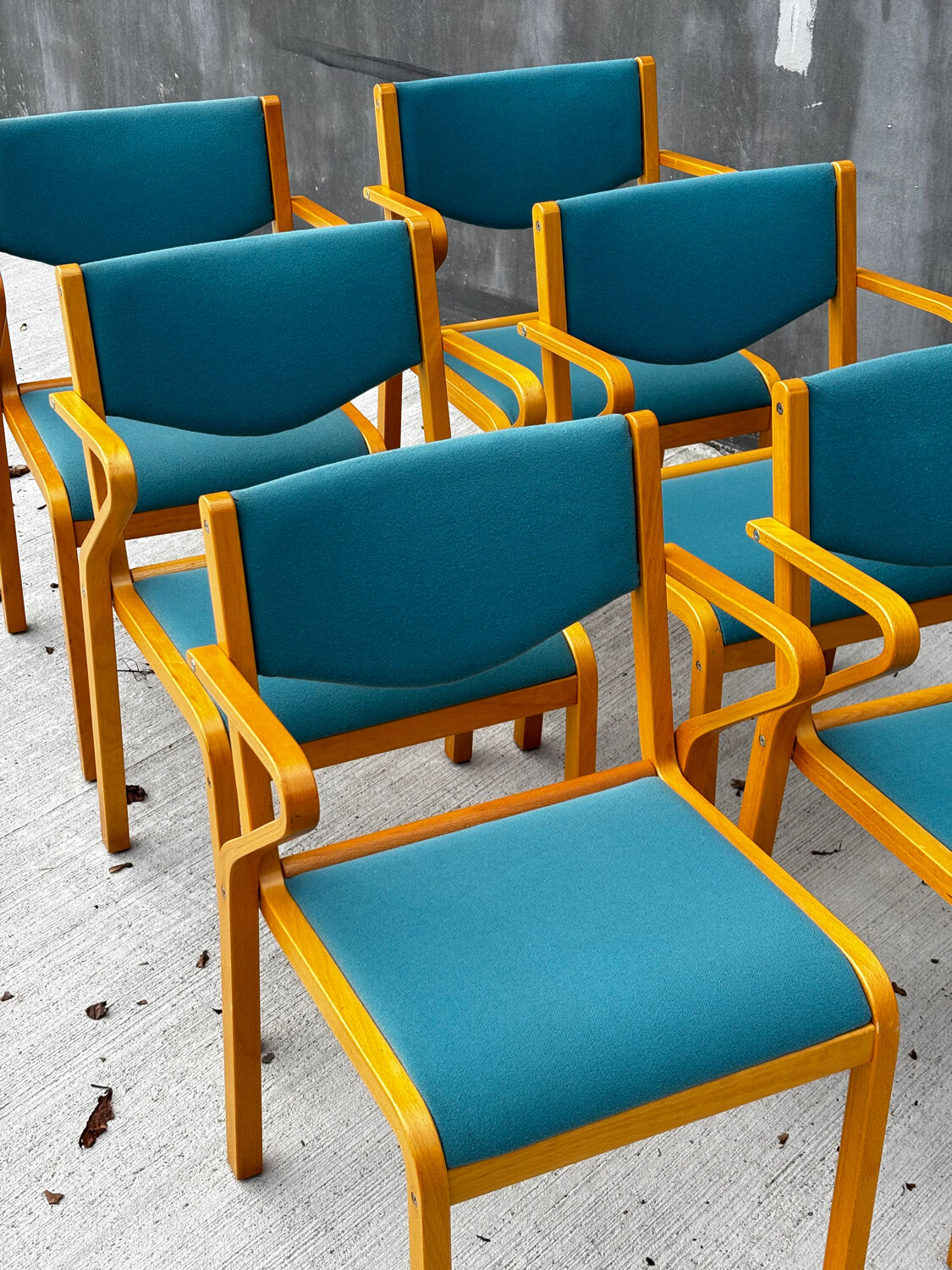 Set of 6 Kinnepards chairs in curved wood – Scandinavian design