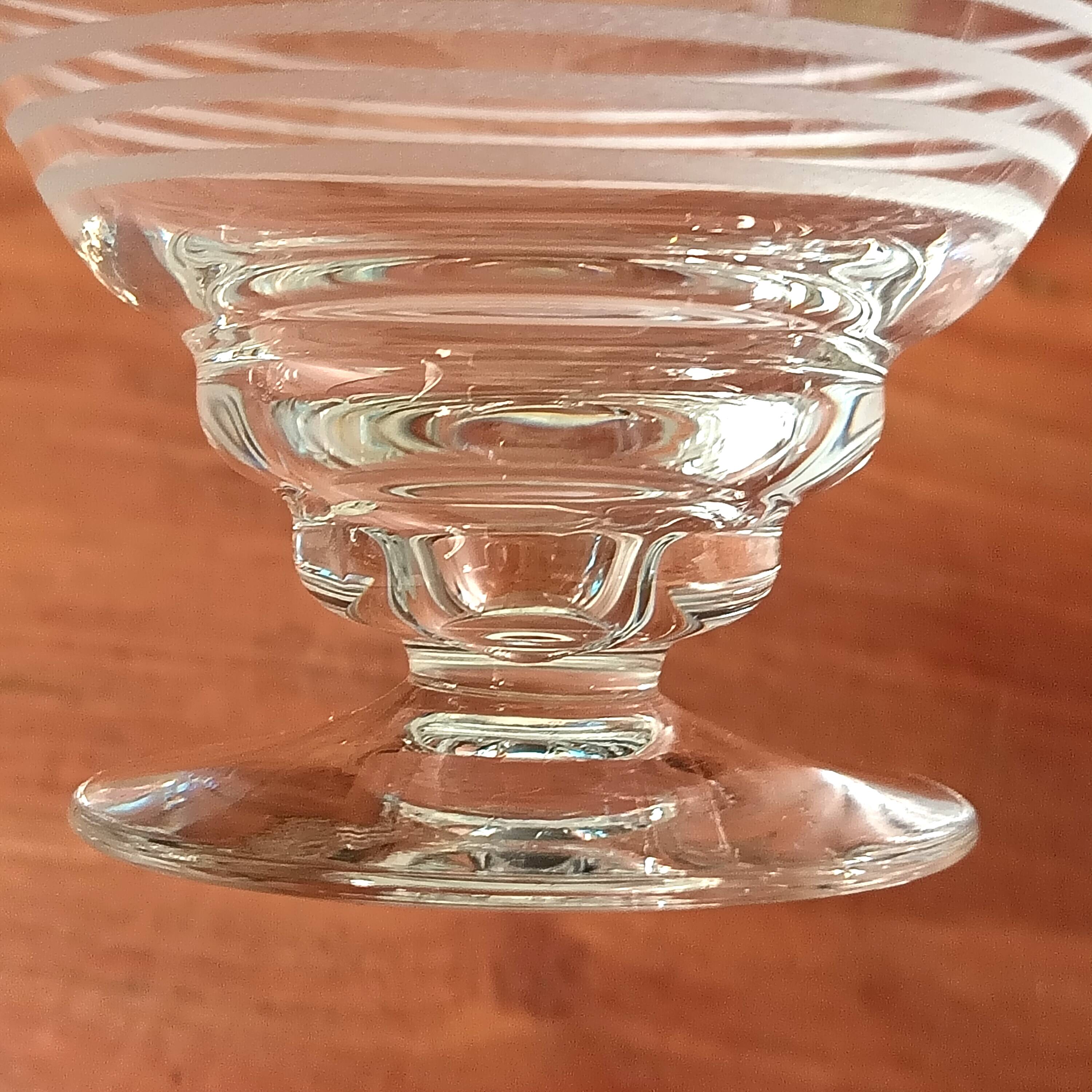 8 conical glasses with a vintage 1950s line pattern.