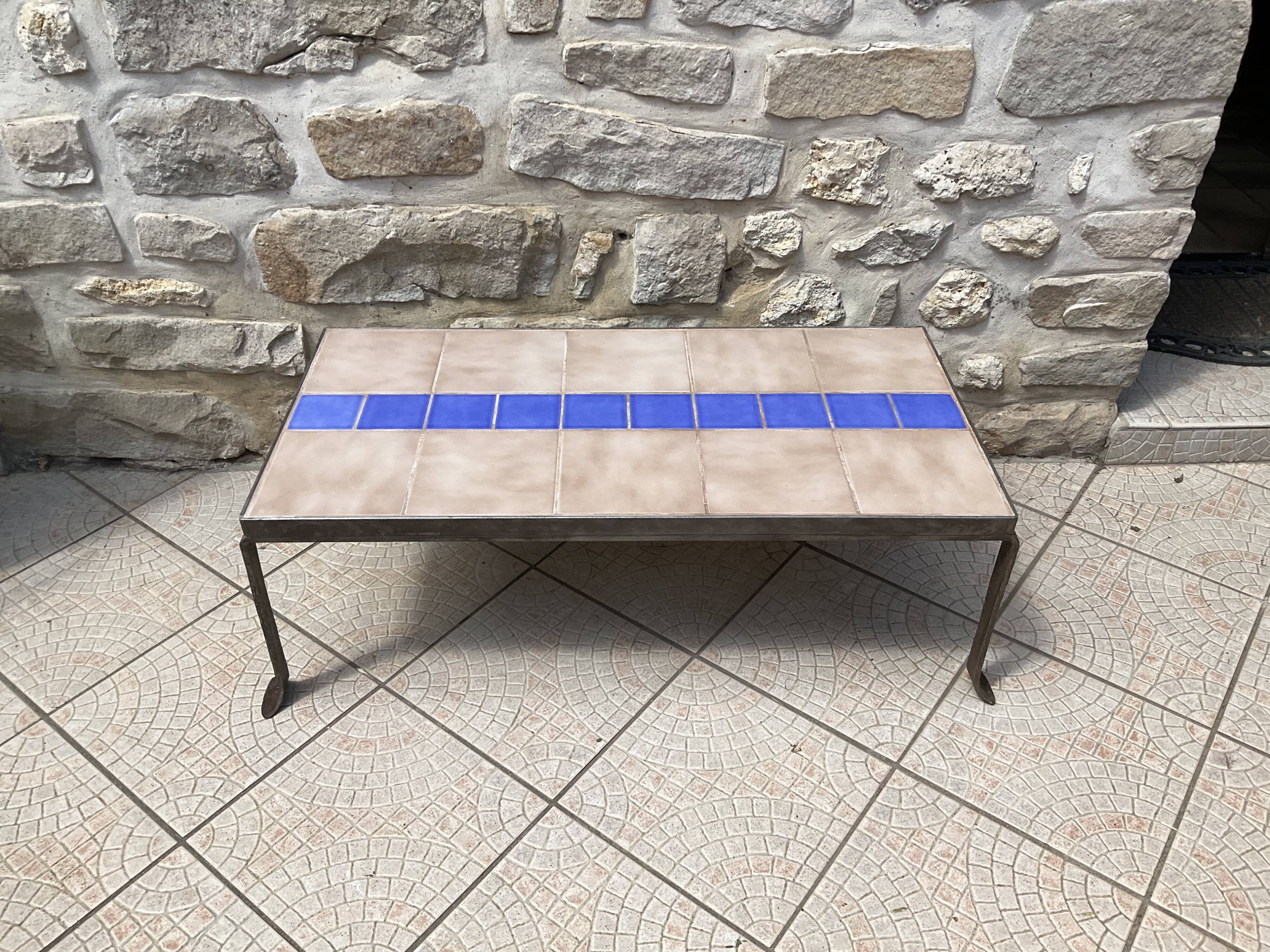Coffee table in iron and ceramic