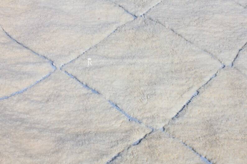 Handmade Berber rug 250cm x 150cm