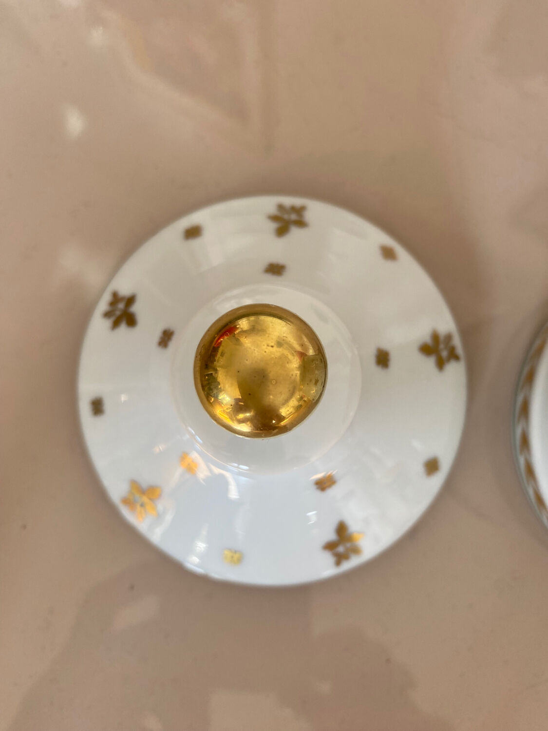 Porcelain candy box