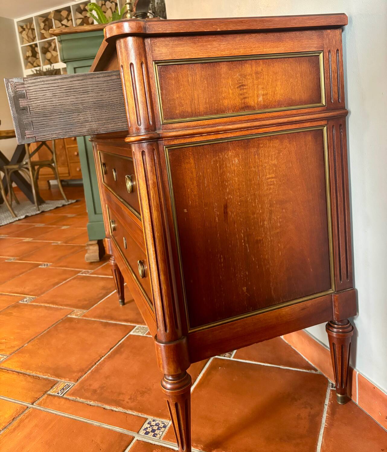 Commode de style Louis XVI