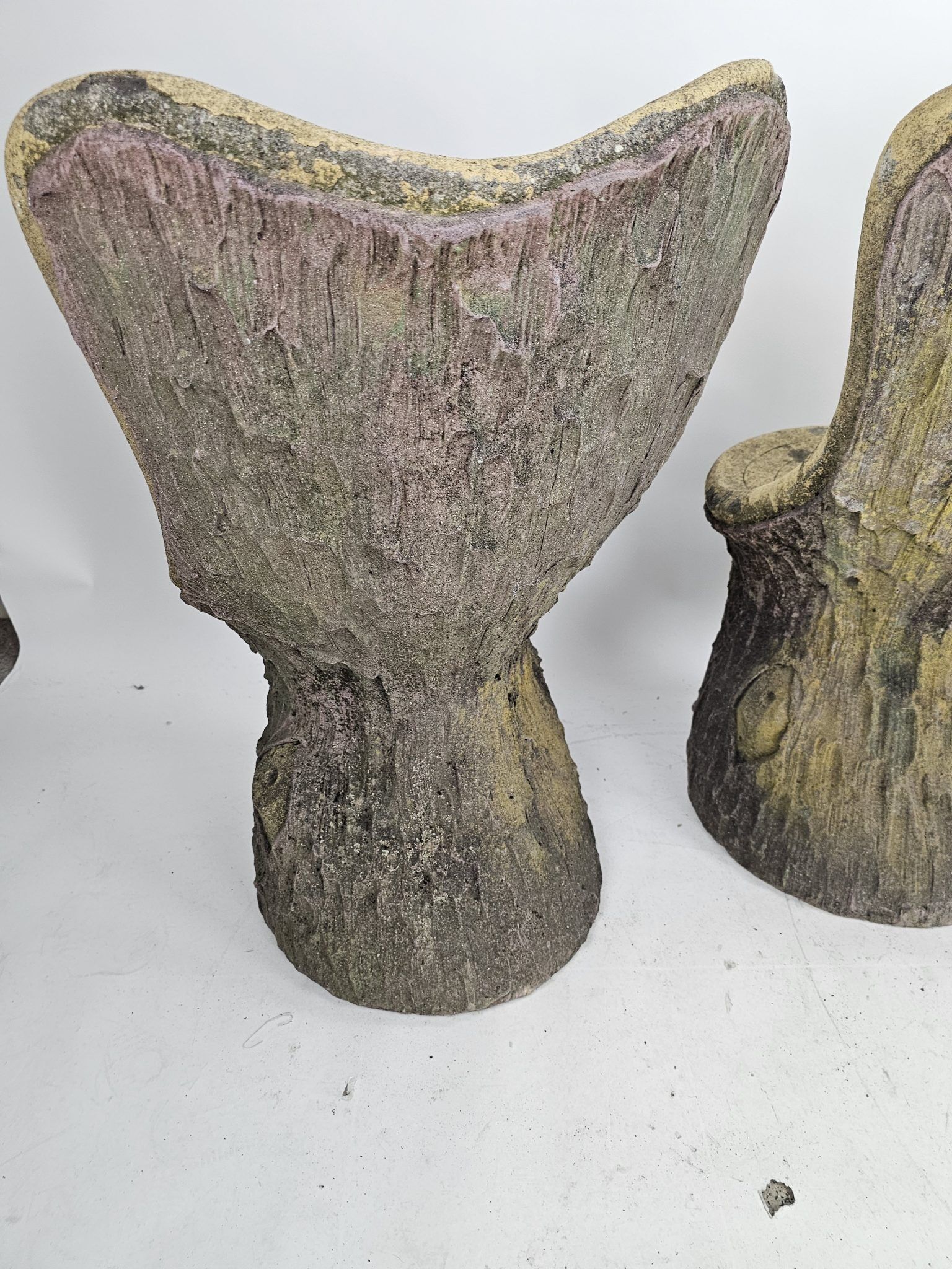 Set of 4 garden chairs stone tree stump