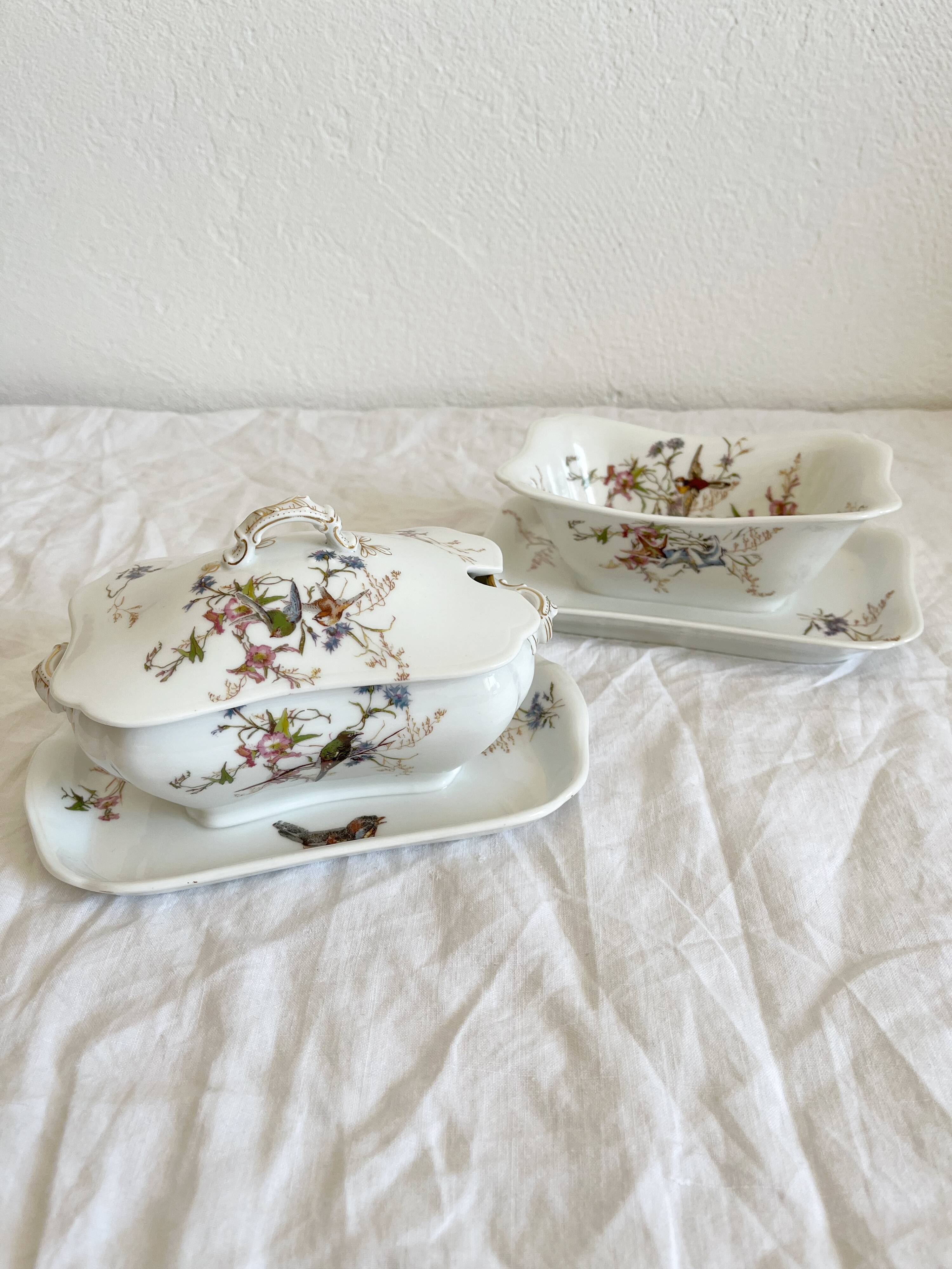 Rectangular sauce boat in Haviland Limoges porcelain with bird decoration
