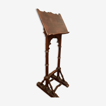 Leectern / easel / stand stand in old wood