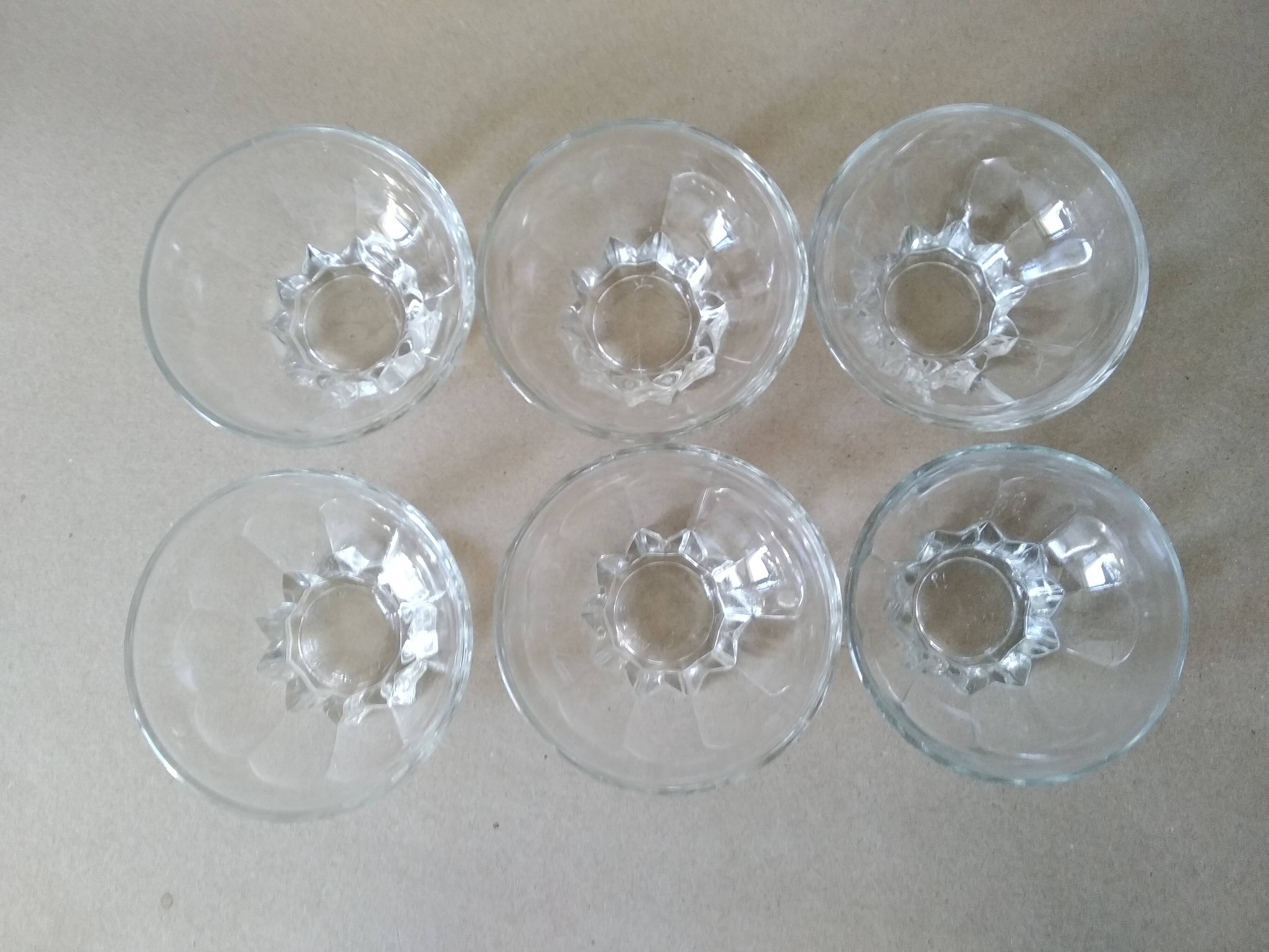6 glass bowls