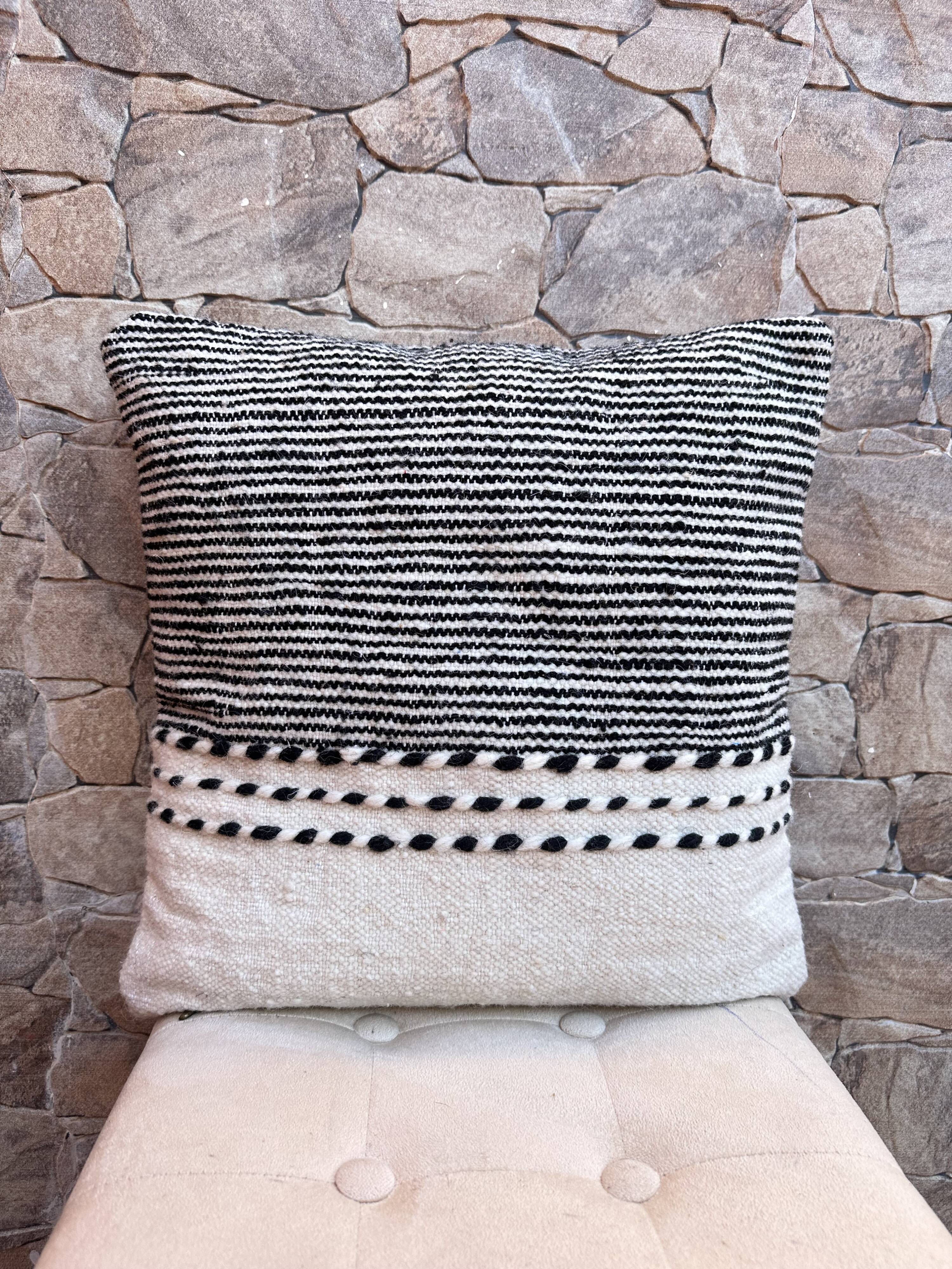 Berber zanafi square cushion cover - handmade - 100% wool and cotton - 45x45cm