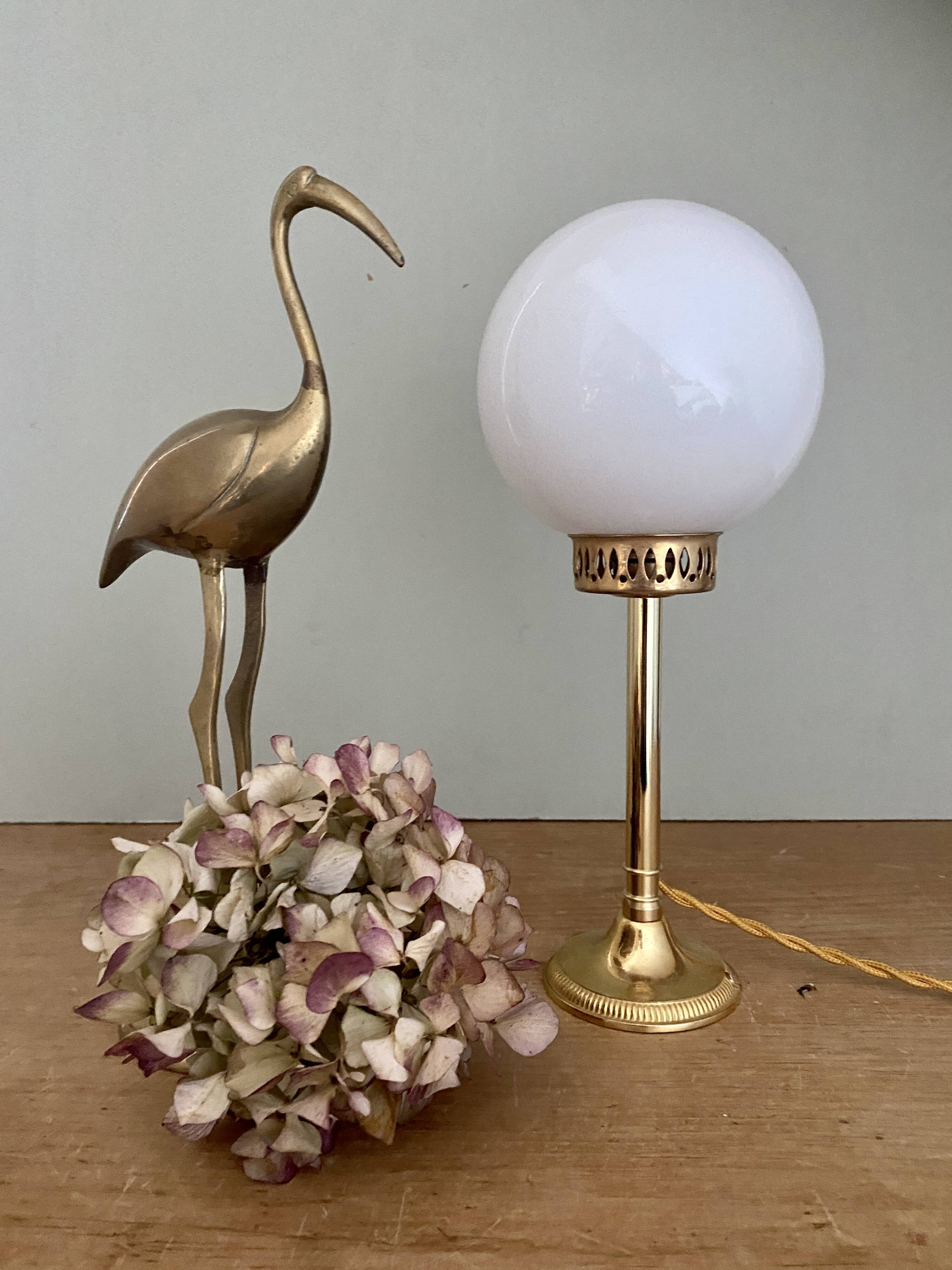 Vintage globe table lamp in white opaline