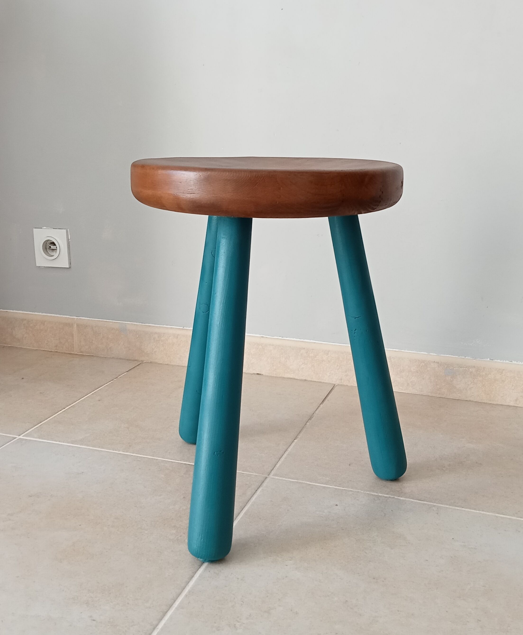 Tripod stool 50s