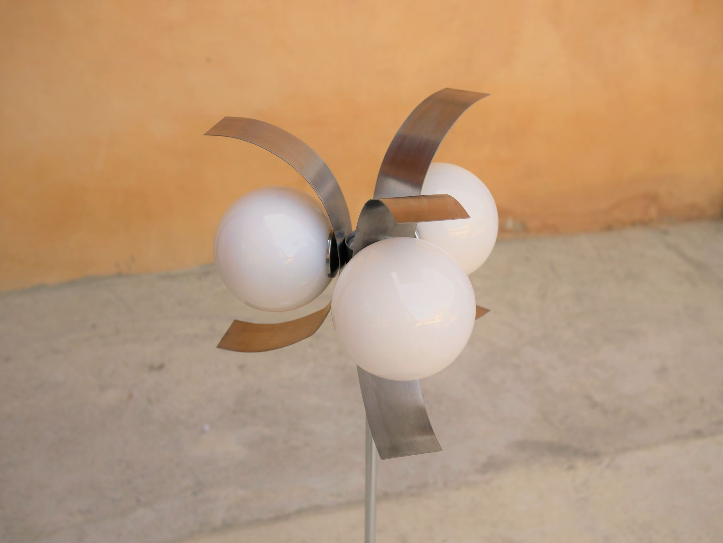 Vintage space age lamppost