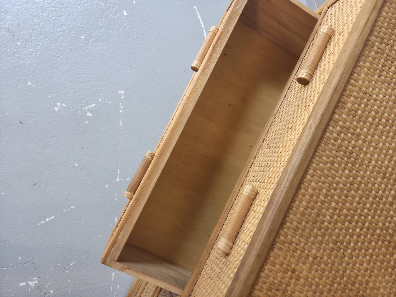 Rattan chest of drawers