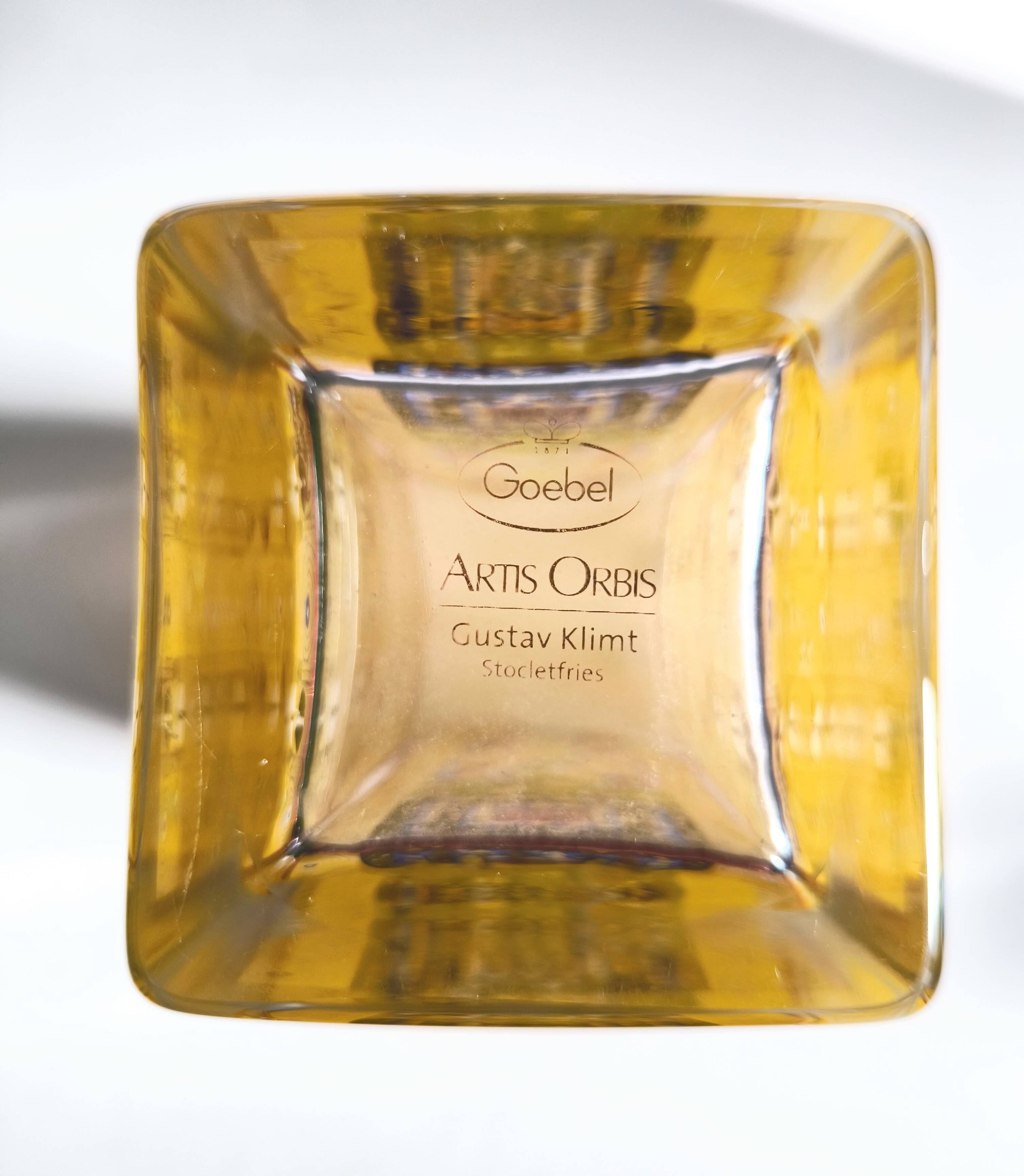 Goebel vase Artis Orbis Gustav Klimt "The Embrace"