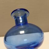 Vase with trumpet-shaped foot, in translucent and blue glass, model Lagune, 1974.