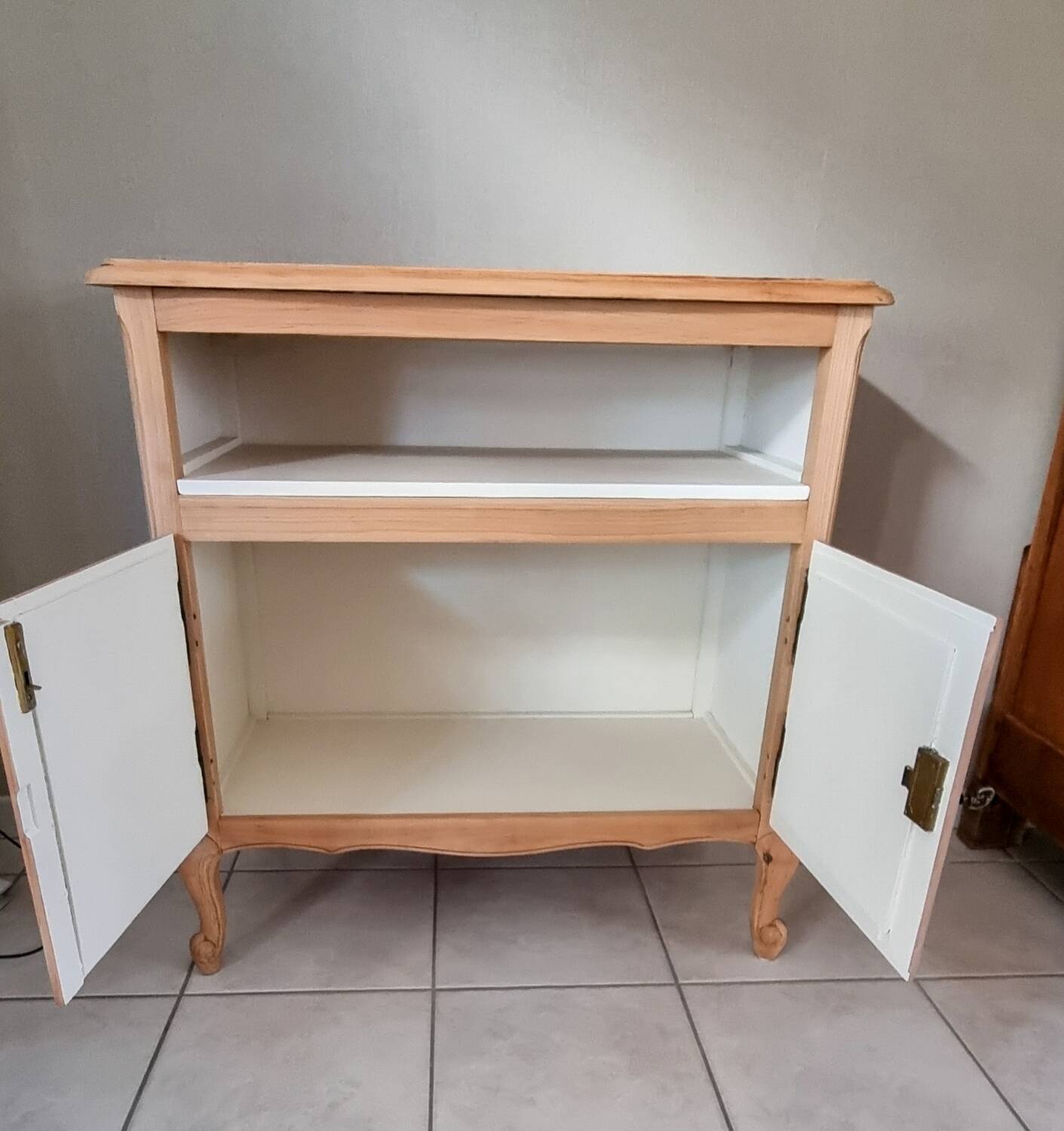 Cane furniture in the Louis XV style