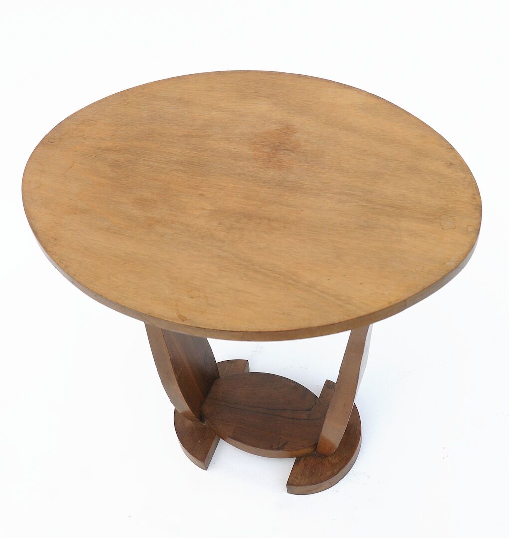 Pedestal of the 1940s