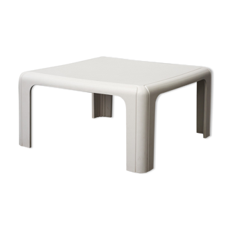 Kartell coffee table 4894 designed by Gae Aulenti, 1974