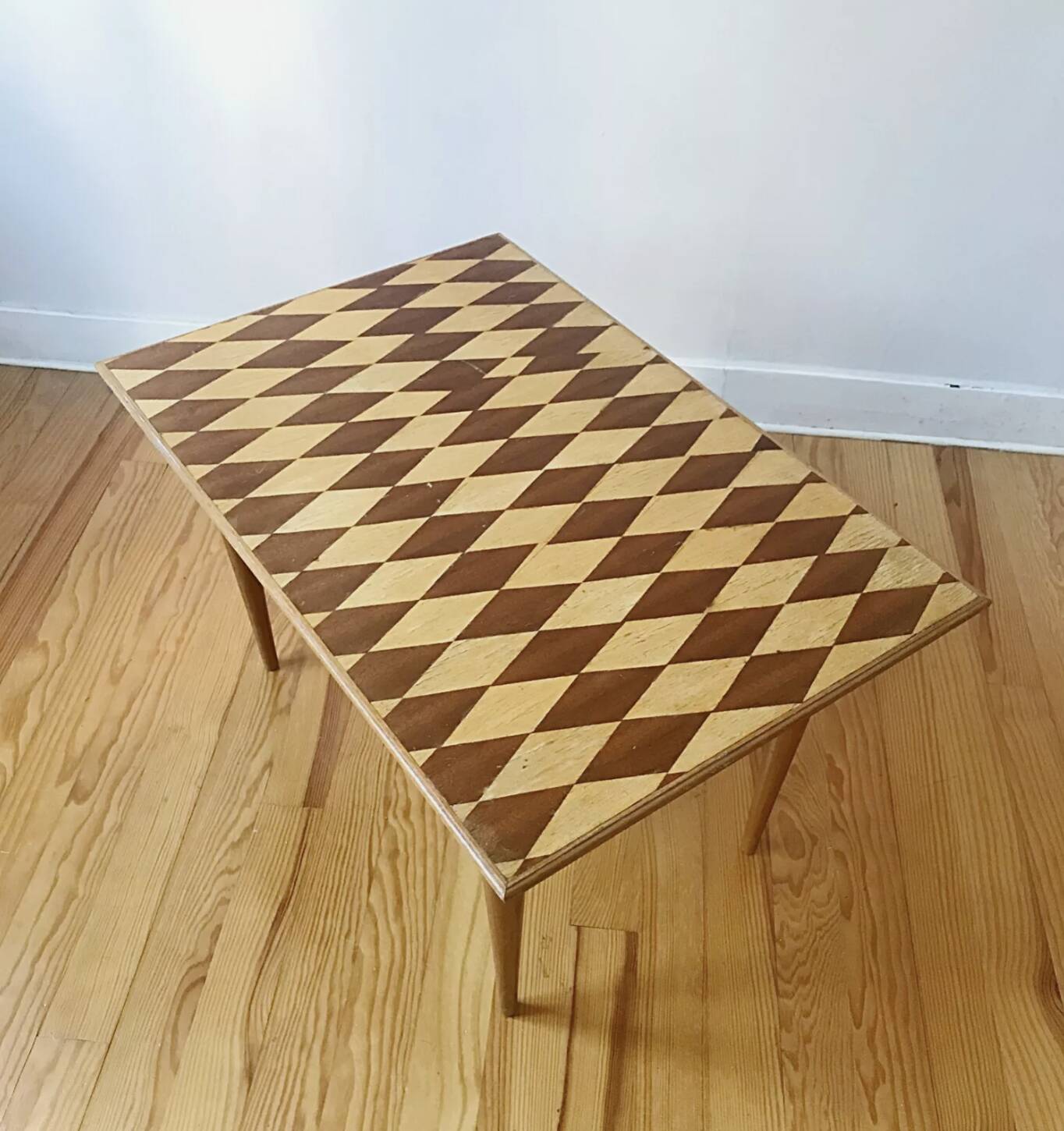 1950s wooden coffee table with marquetry from the 1950s
