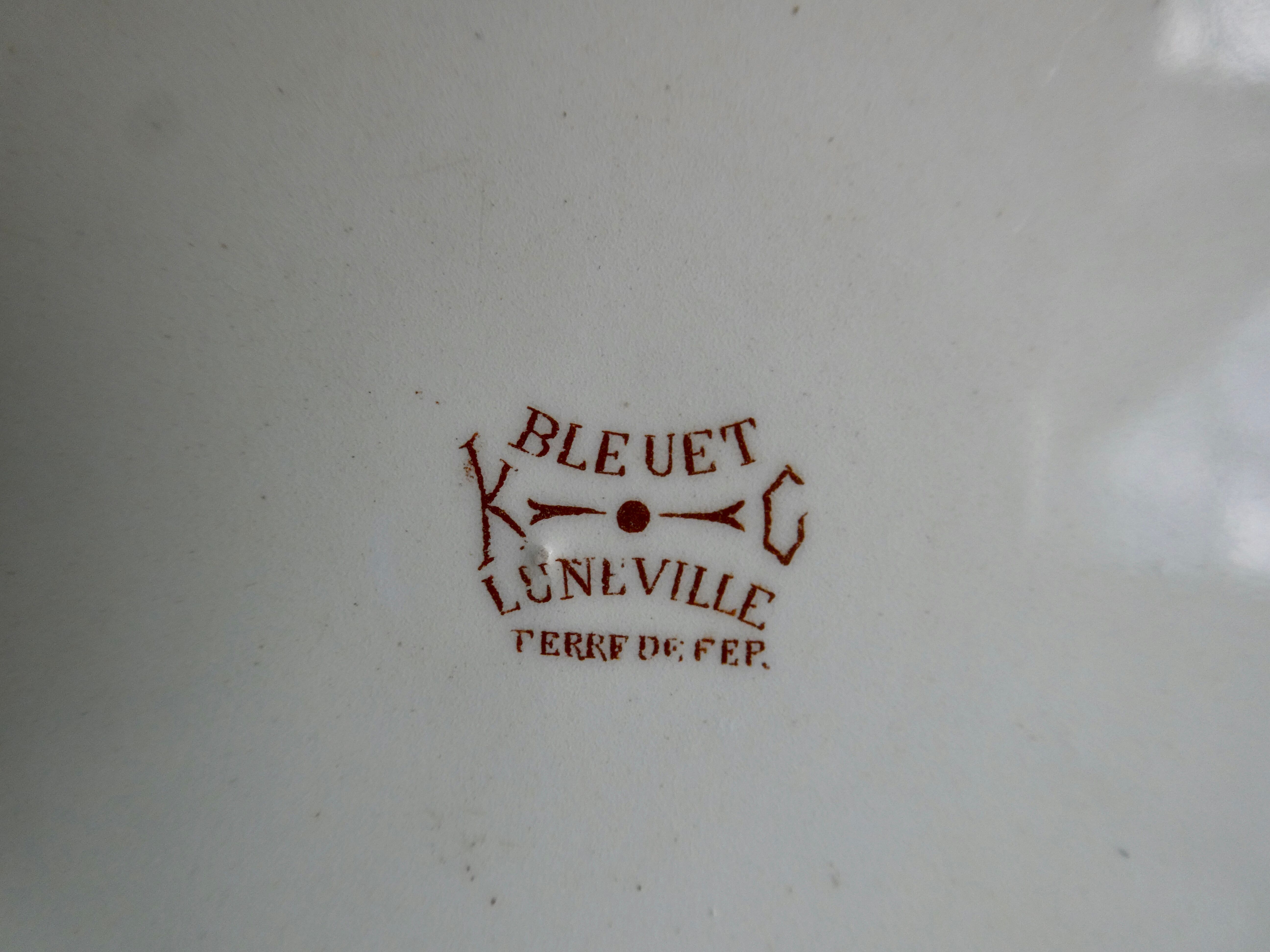 Set de 6 assiettes plates Luneville, décor bleuet, 1900