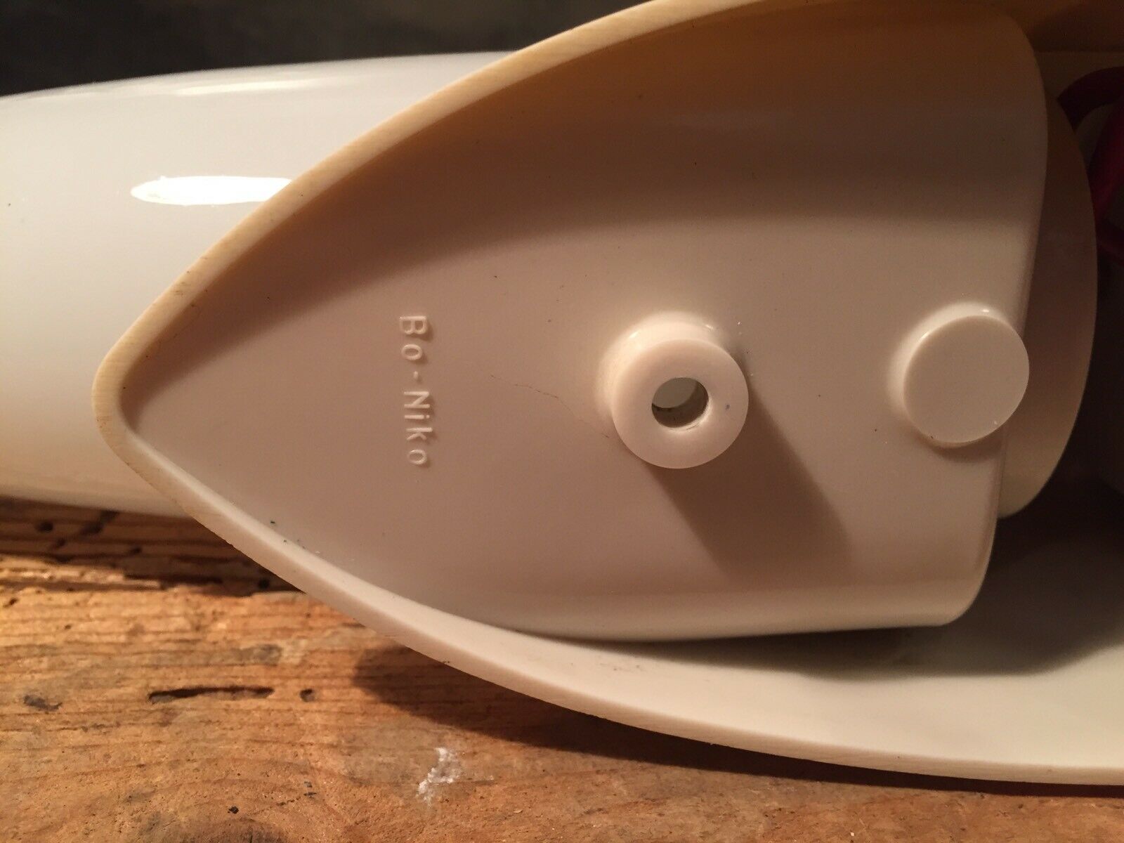 Shell wall lamp in white opaline BO Niko Belgium 1960s