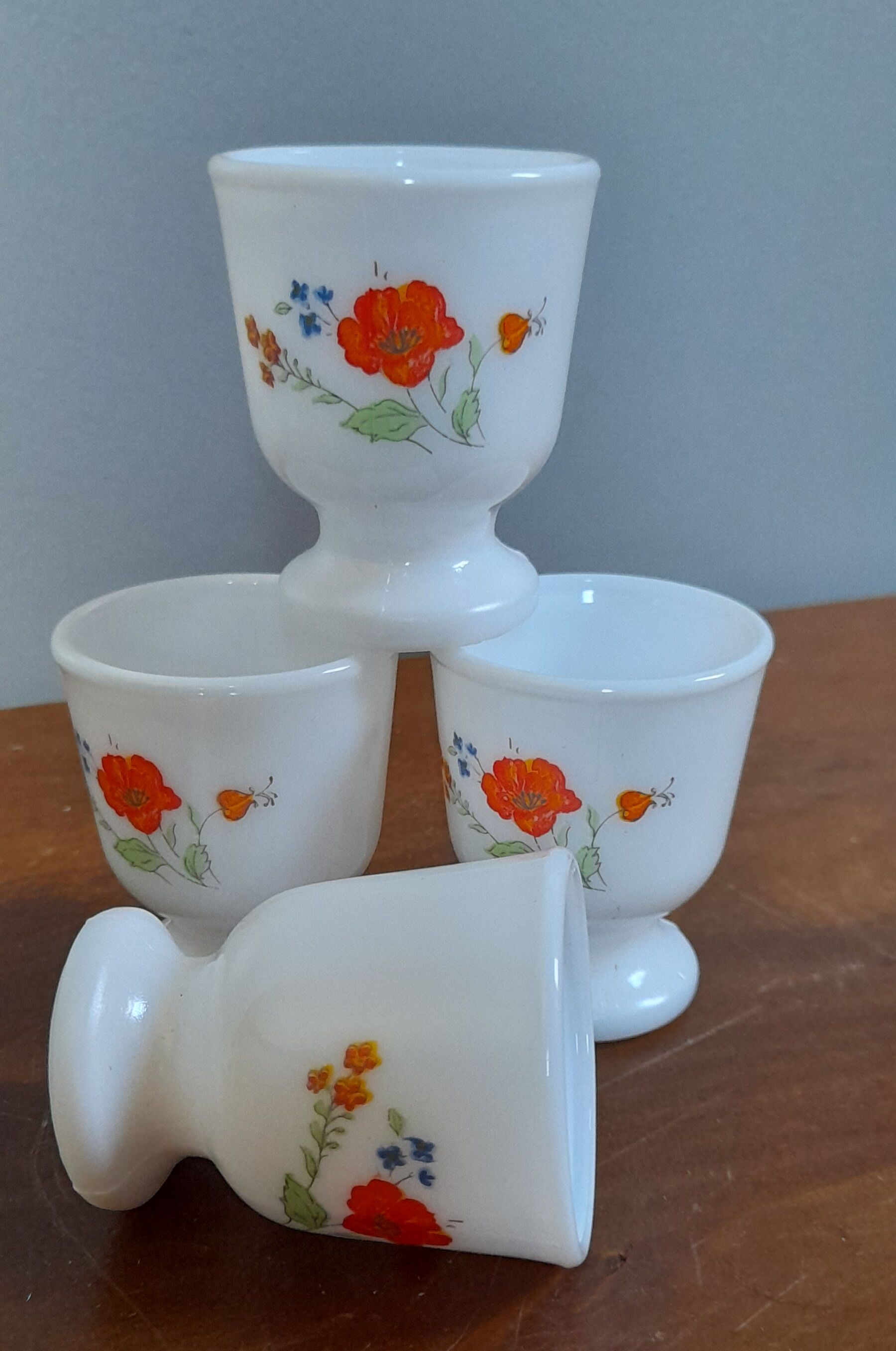 Coquetier glass arcopal france floral décor 70s - vintage