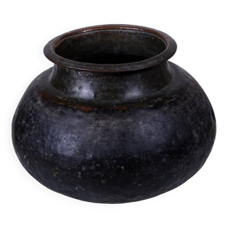 Tambe - Large patinated copper temple jar