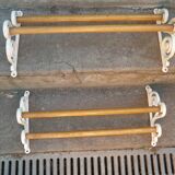 Ancien porte serviettes art deco en fonte émaillée blanche et bois