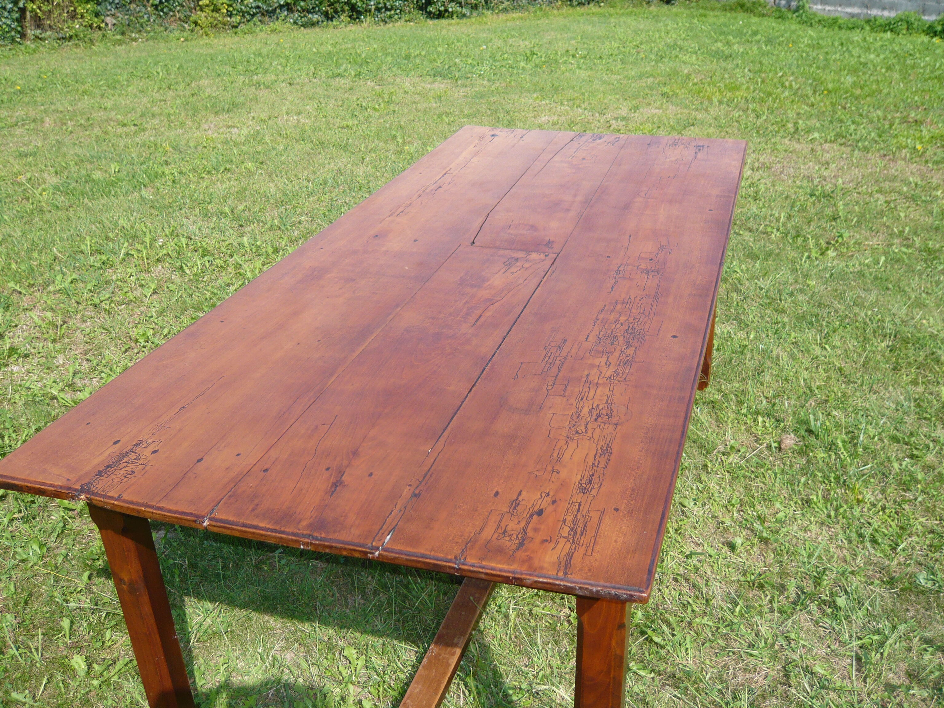 Farm table