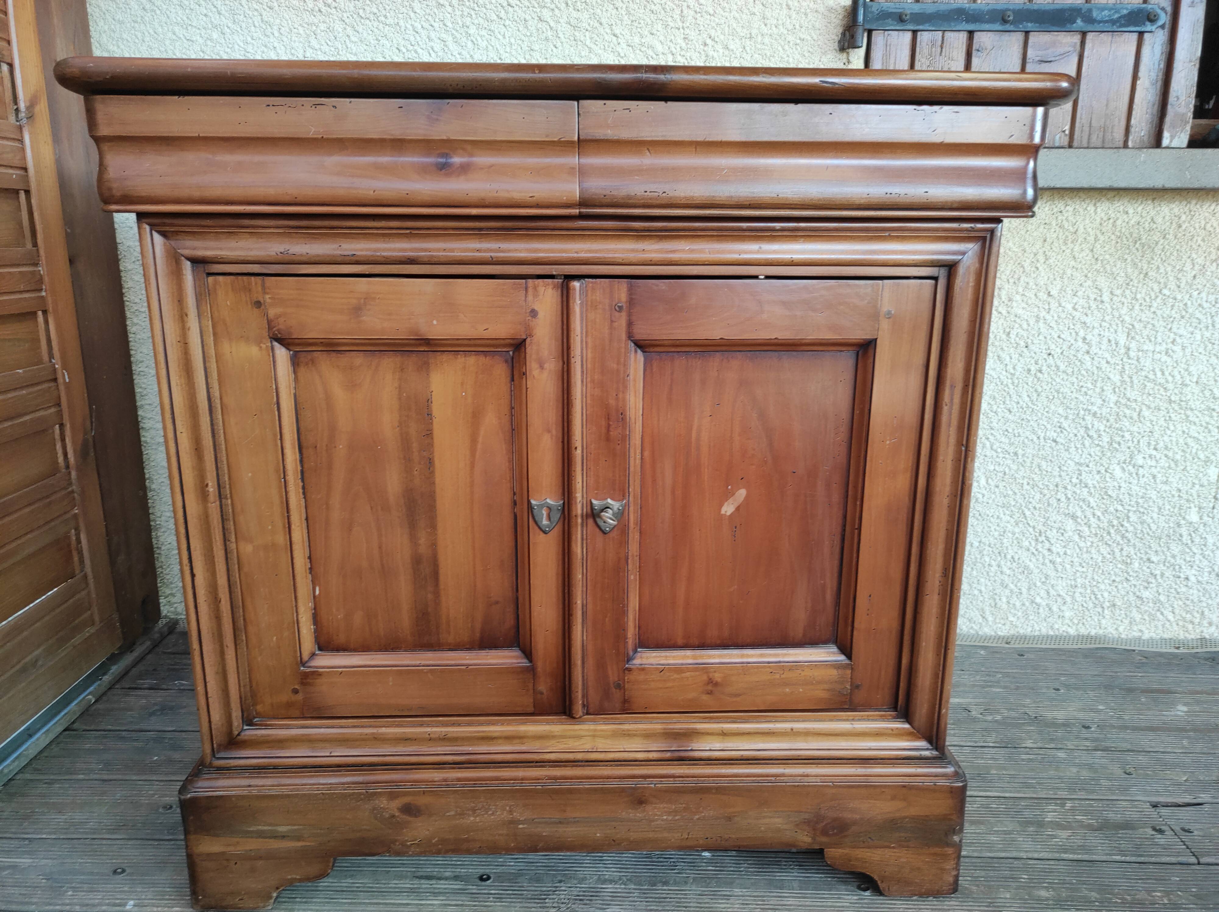 Buffet en bois massif