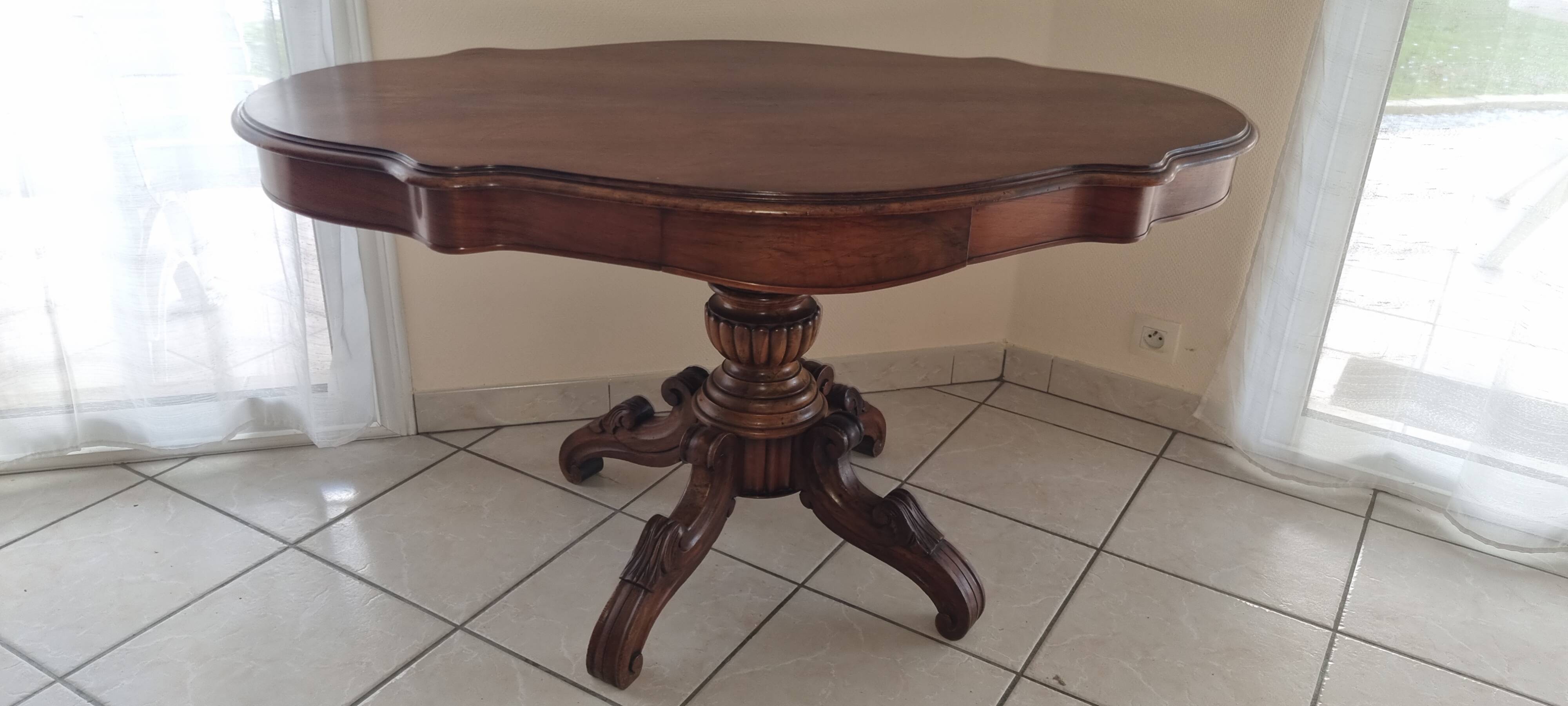 Walnut violin table with 2 drawers