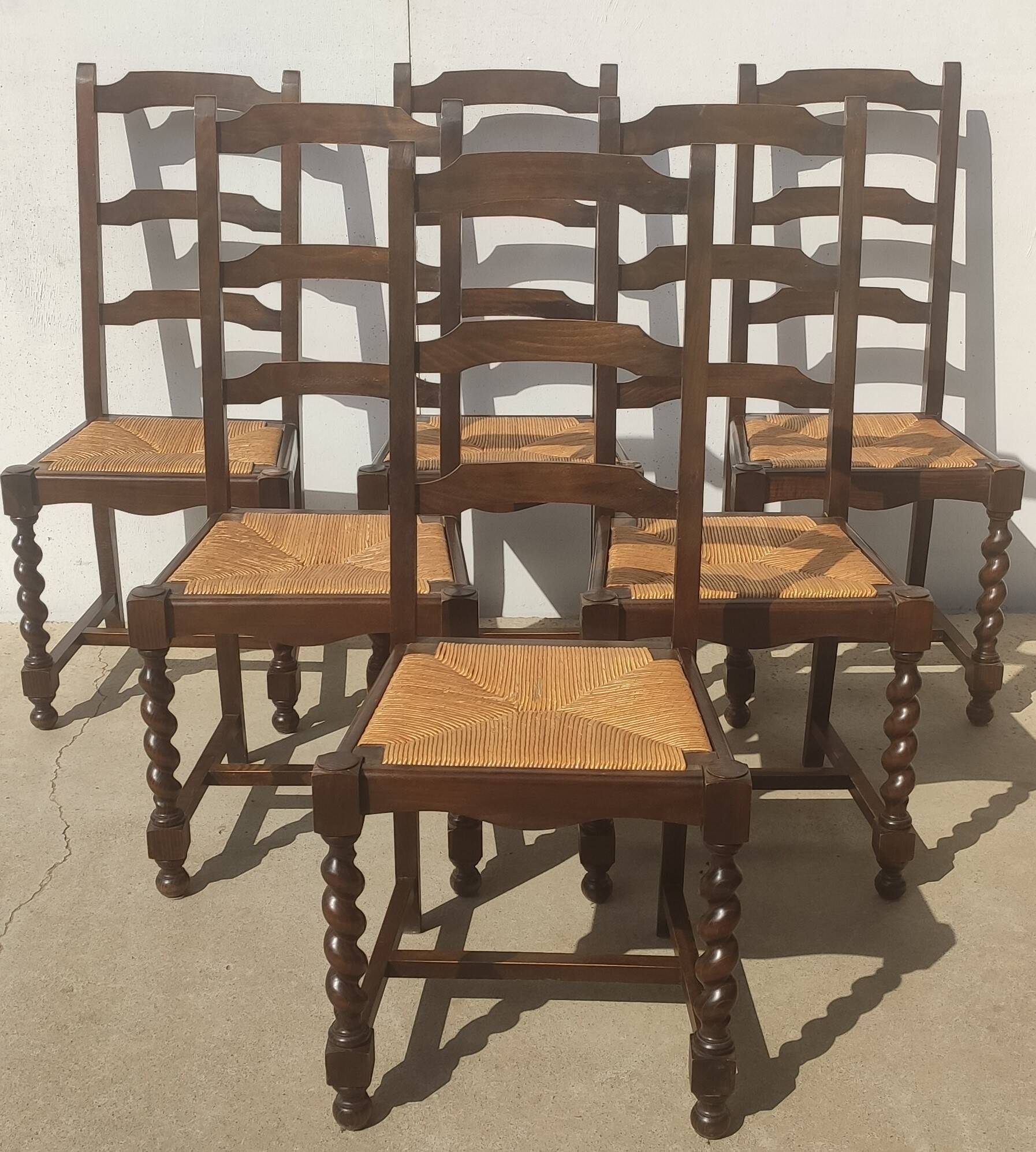 6 wooden and straw chairs, Louis XIII style