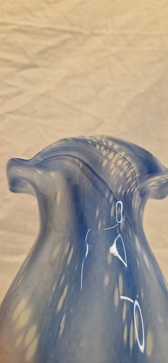 Vase ancien verre soufflé Bleu et blanc rétro vintage