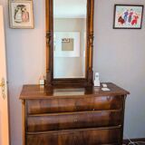 Chest of drawers with 4 drawers in cherry wood with a mirror in classic style – beautiful dimensions.