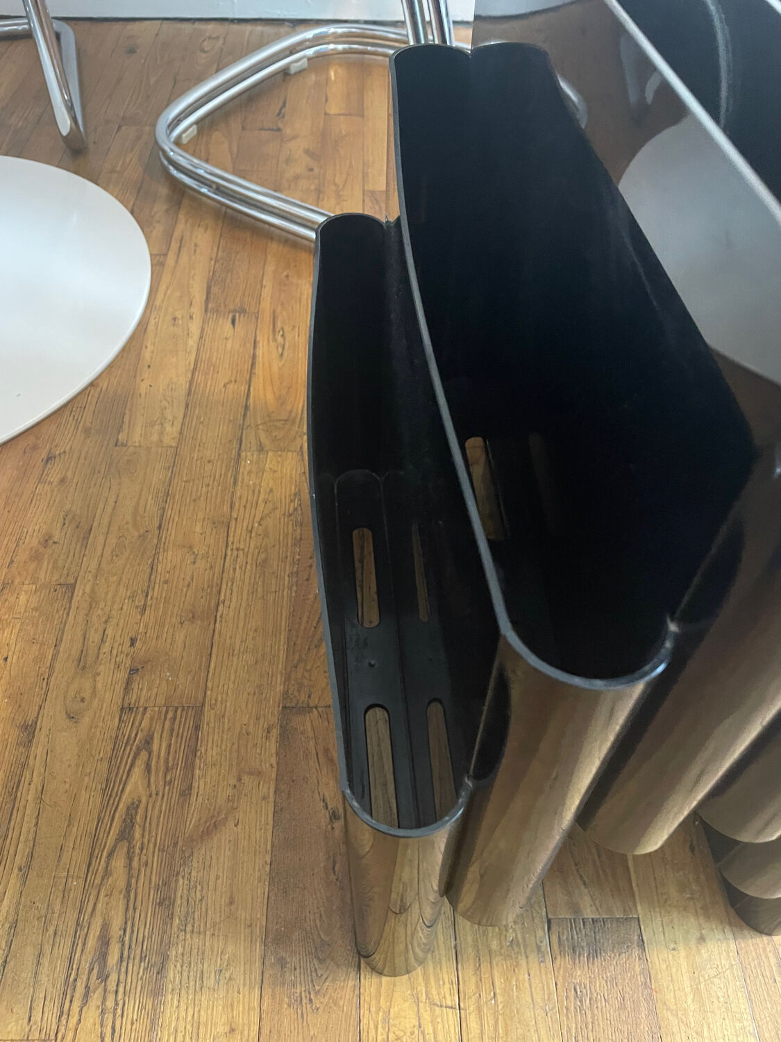 Magazine rack 4675 by Giotto Stoppino for Kartell 1970