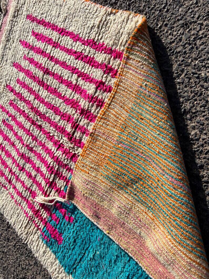 Traditional handmade Berber rug size 150 x 250 cm